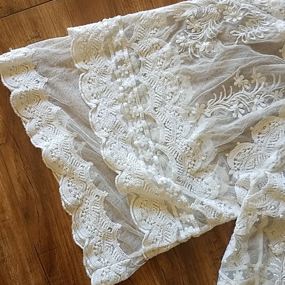 BOHO LACE  CROCHET TOP/ COVERUP - Picture 4 of 6